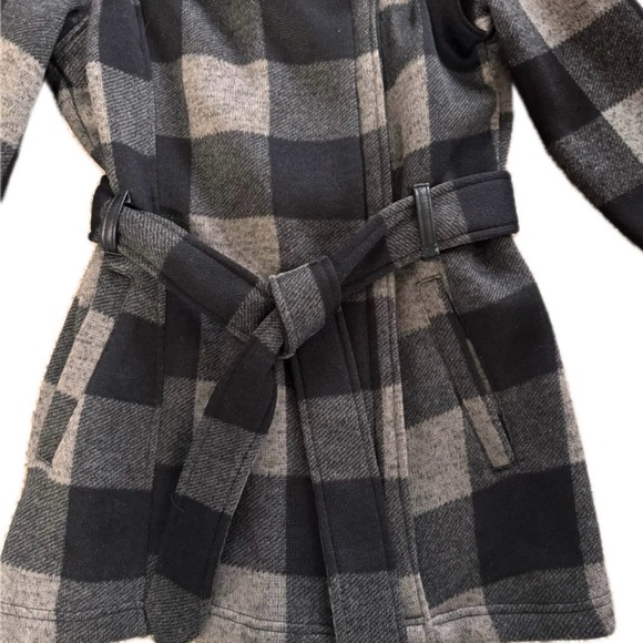 BRAND NEW Buffalo Plaid Women's Jacket with Belt - Picture 2 of 5